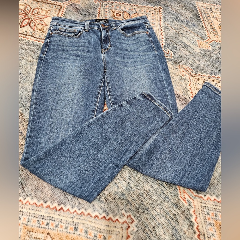 Judy Blue Straight Leg Jeans in Classic Blue